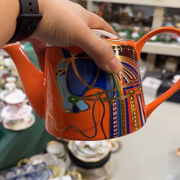 鹿与海陶瓷有限公司