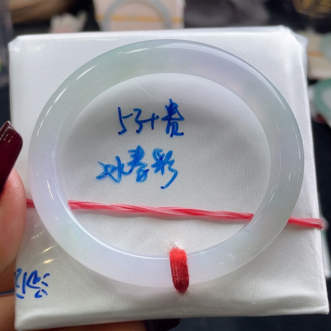 翡翠手镯未镶嵌翡翠手镯