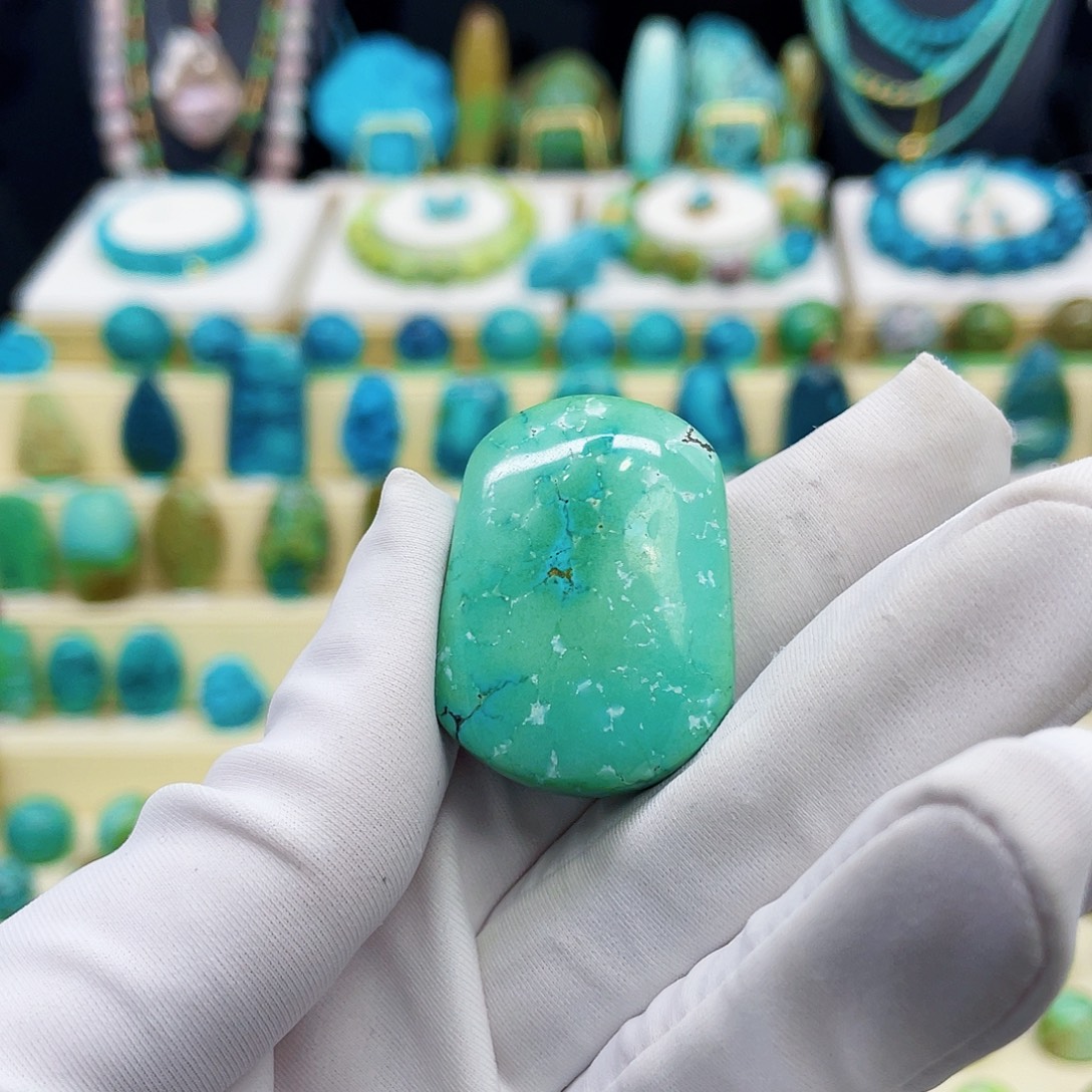 绿松石未镶嵌颈饰