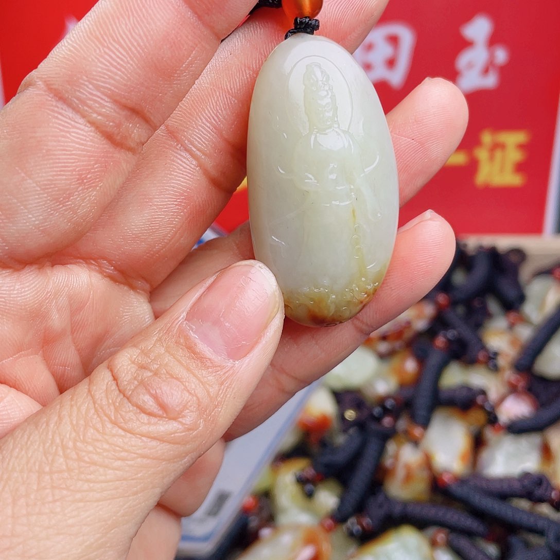 和田玉颈饰未镶嵌