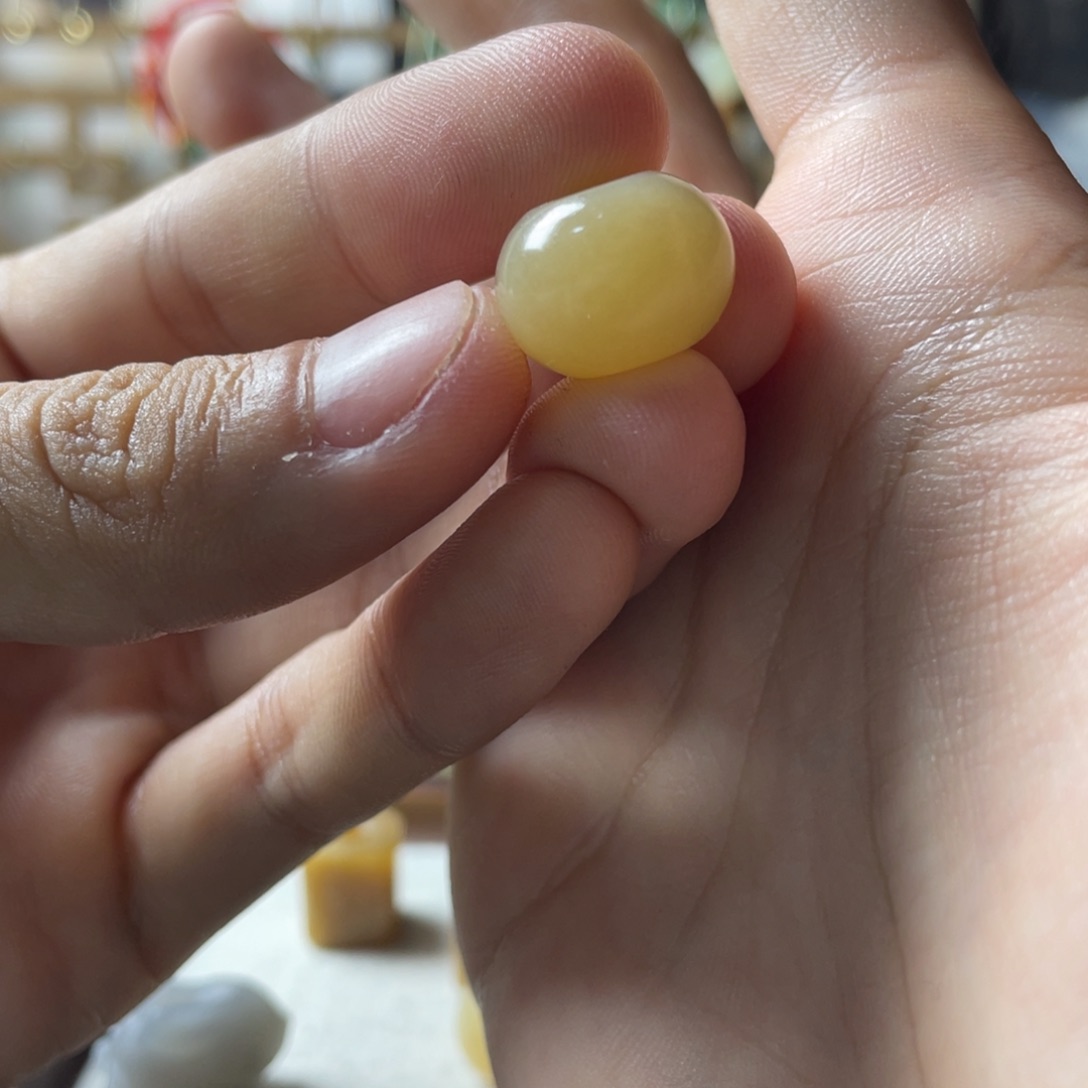 雲***上和田玉（糖玉）未镶嵌挂件