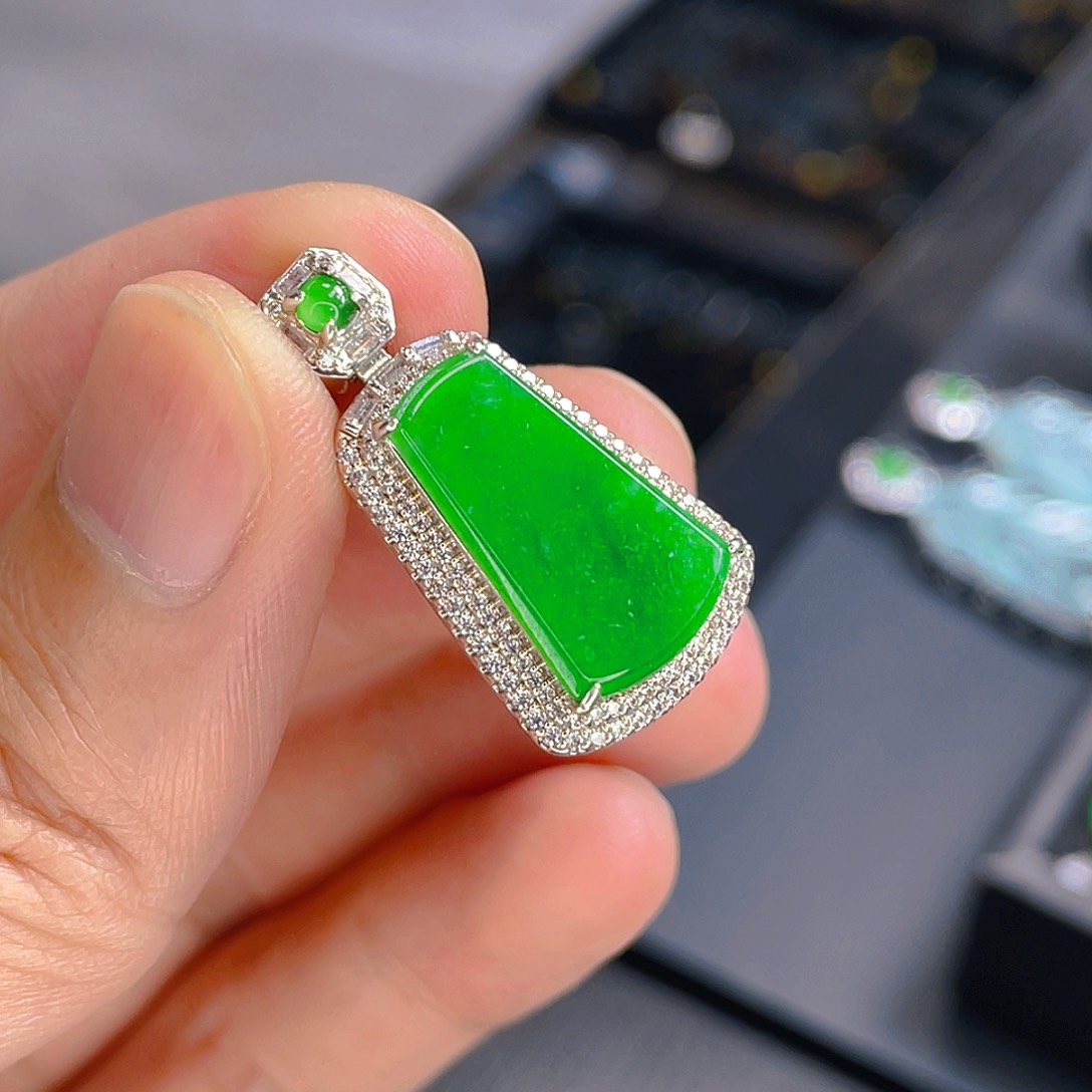 翡翠未镶嵌吊坠(不含链)