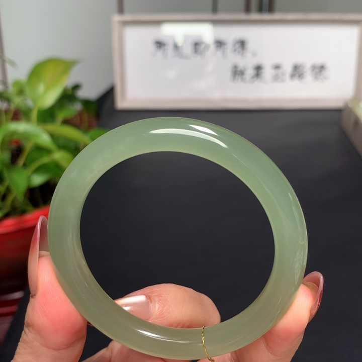 和田玉手镯未镶嵌56