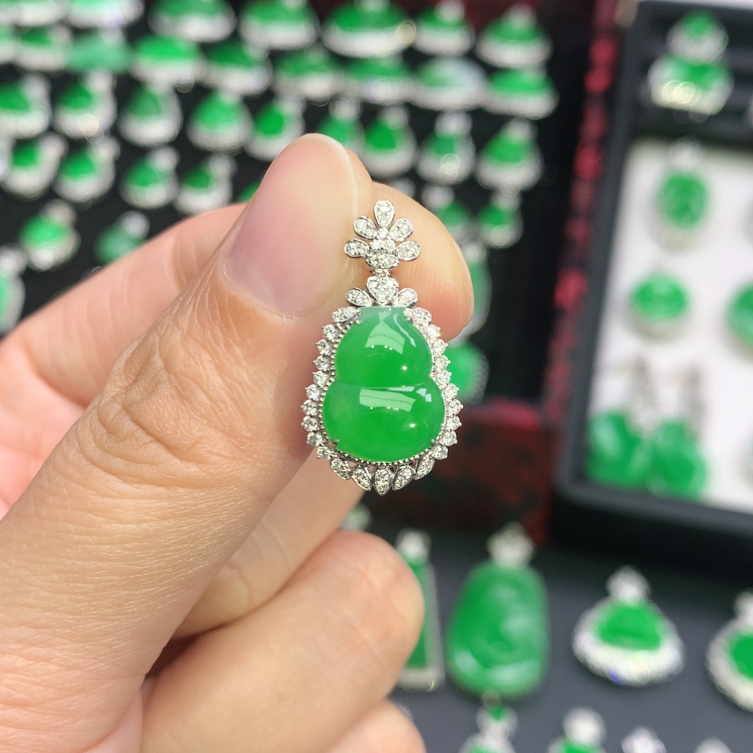 翡翠18K金镶嵌吊坠(不含链)