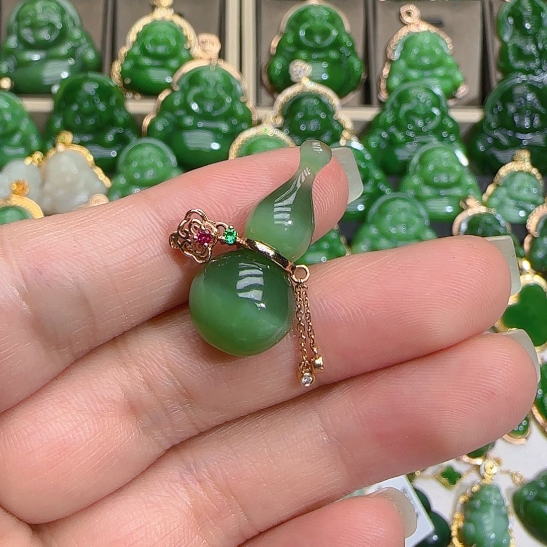 和田玉（碧玉）吊坠(不含链)18K金镶嵌