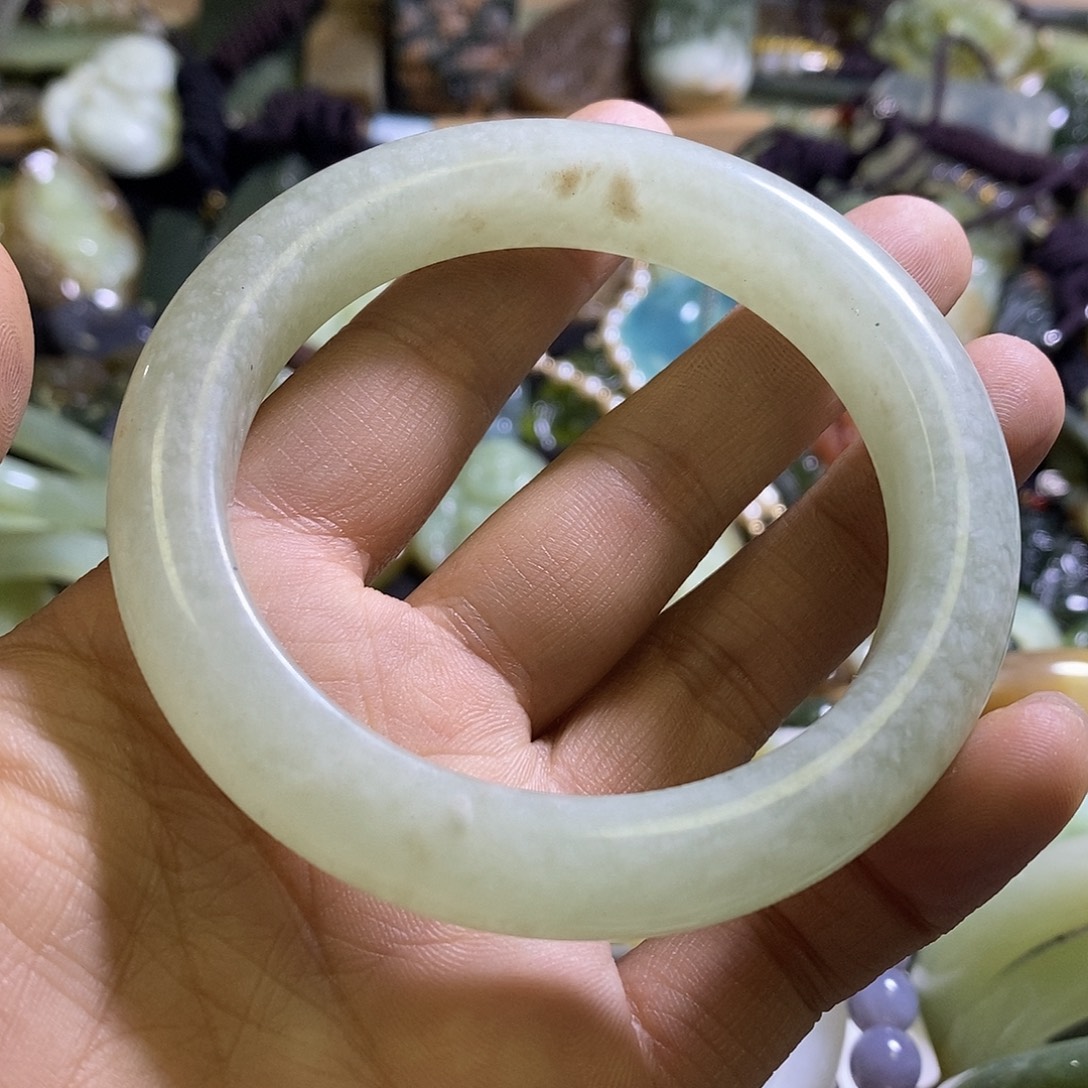 岫玉未镶嵌手镯60口径
