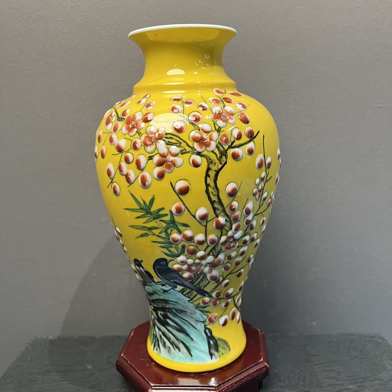 景德镇花鸟点釉陶瓷赏瓶