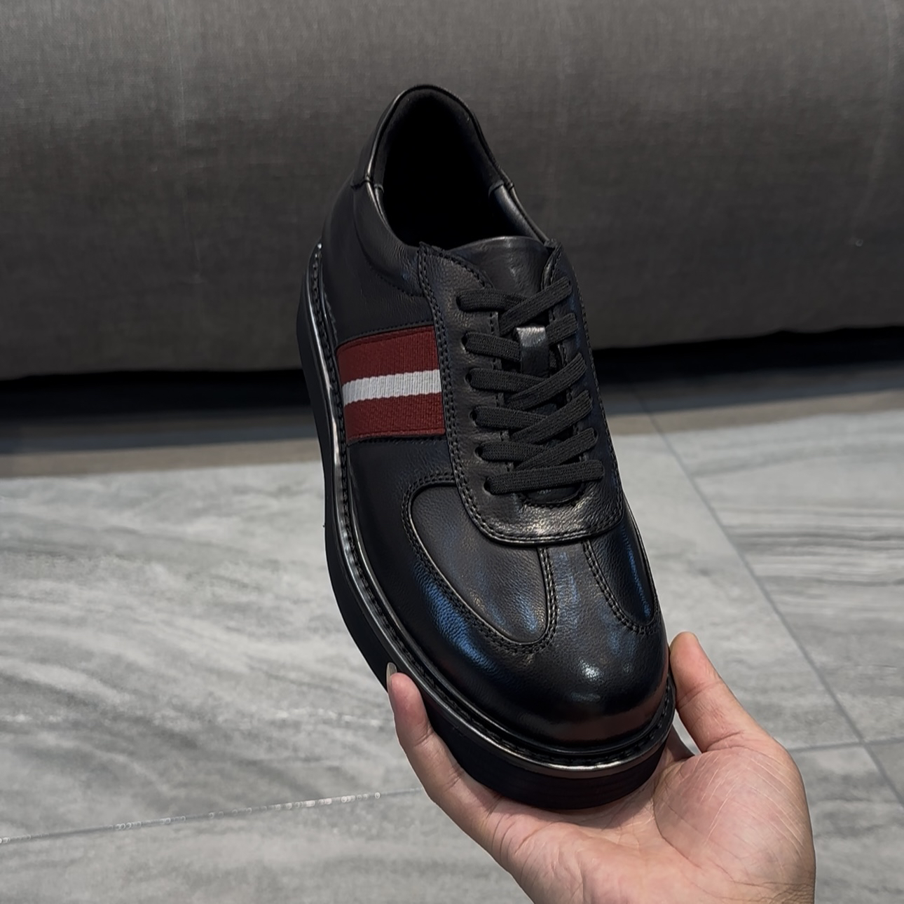 极简风春秋低帮时尚休闲板鞋百搭圆头透气又百搭