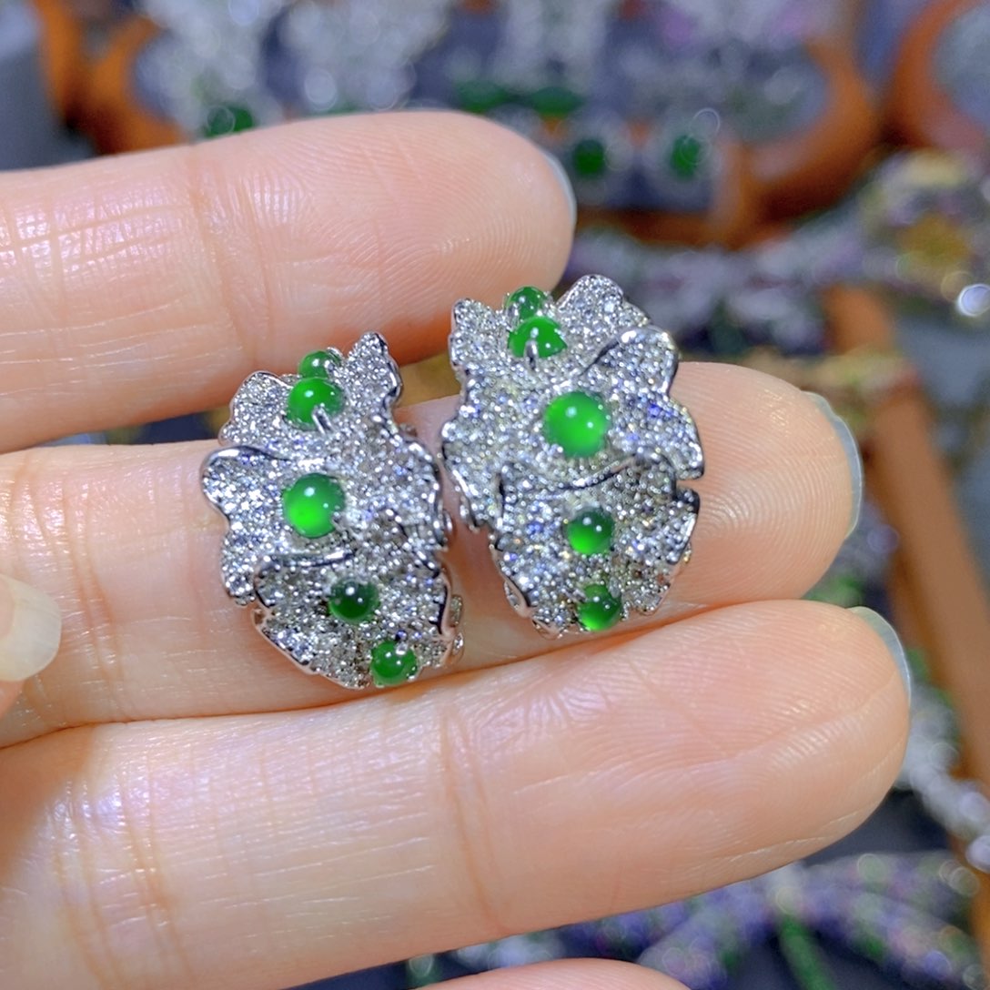 翡翠颈饰银S925镶嵌天然翡翠