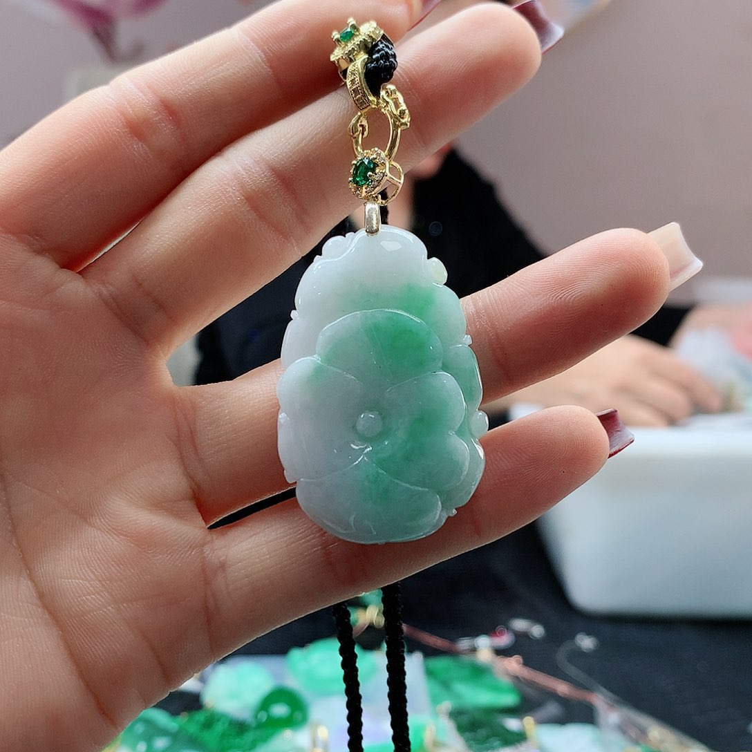 【闪购商品】翡翠吊坠(赠链)合金