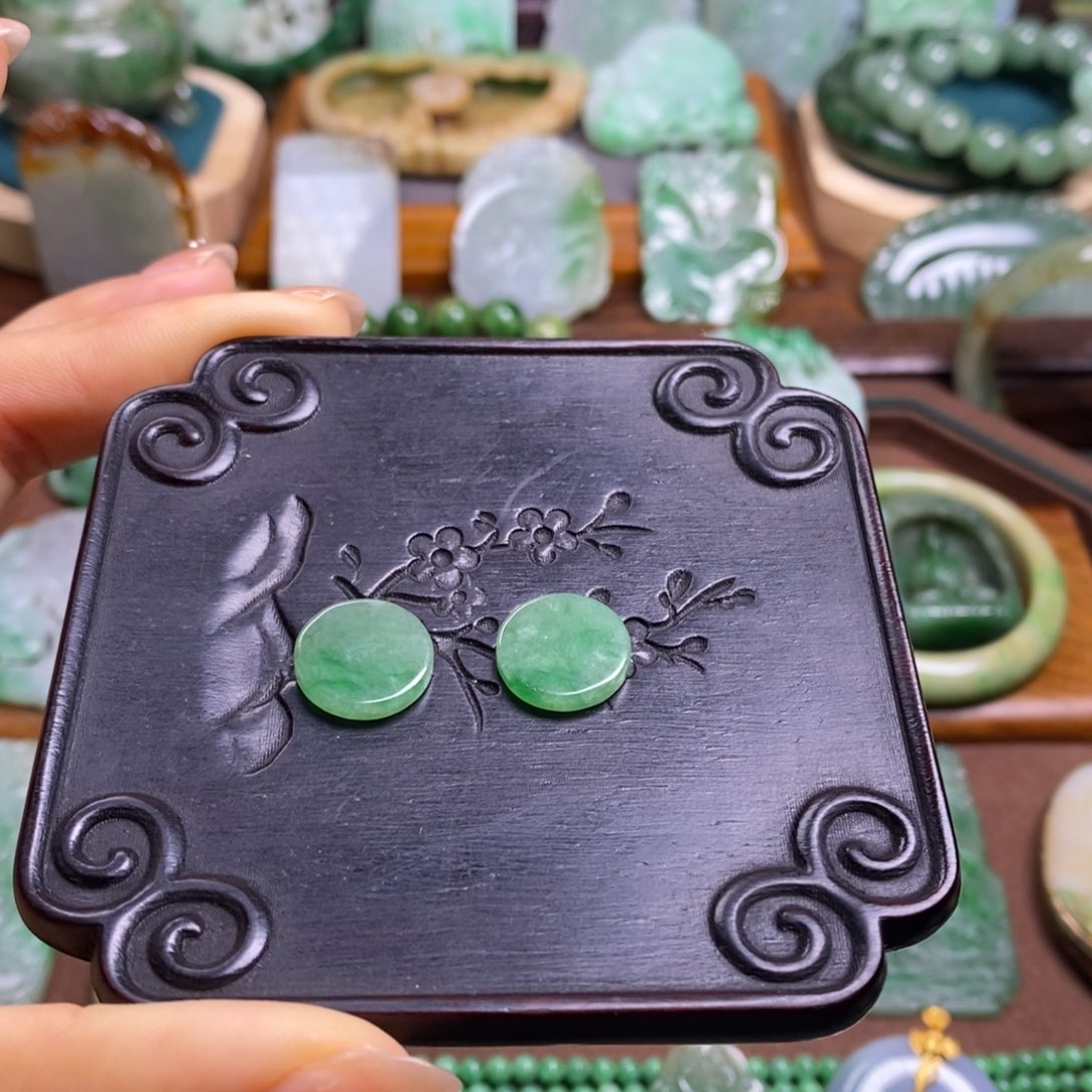 翡翠未镶嵌颈饰111111111111111111