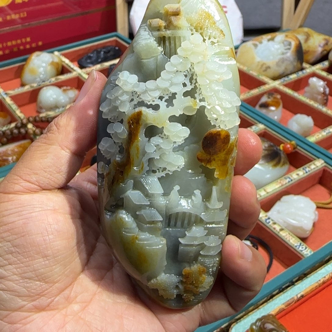 和田玉（糖玉）未镶嵌摆件