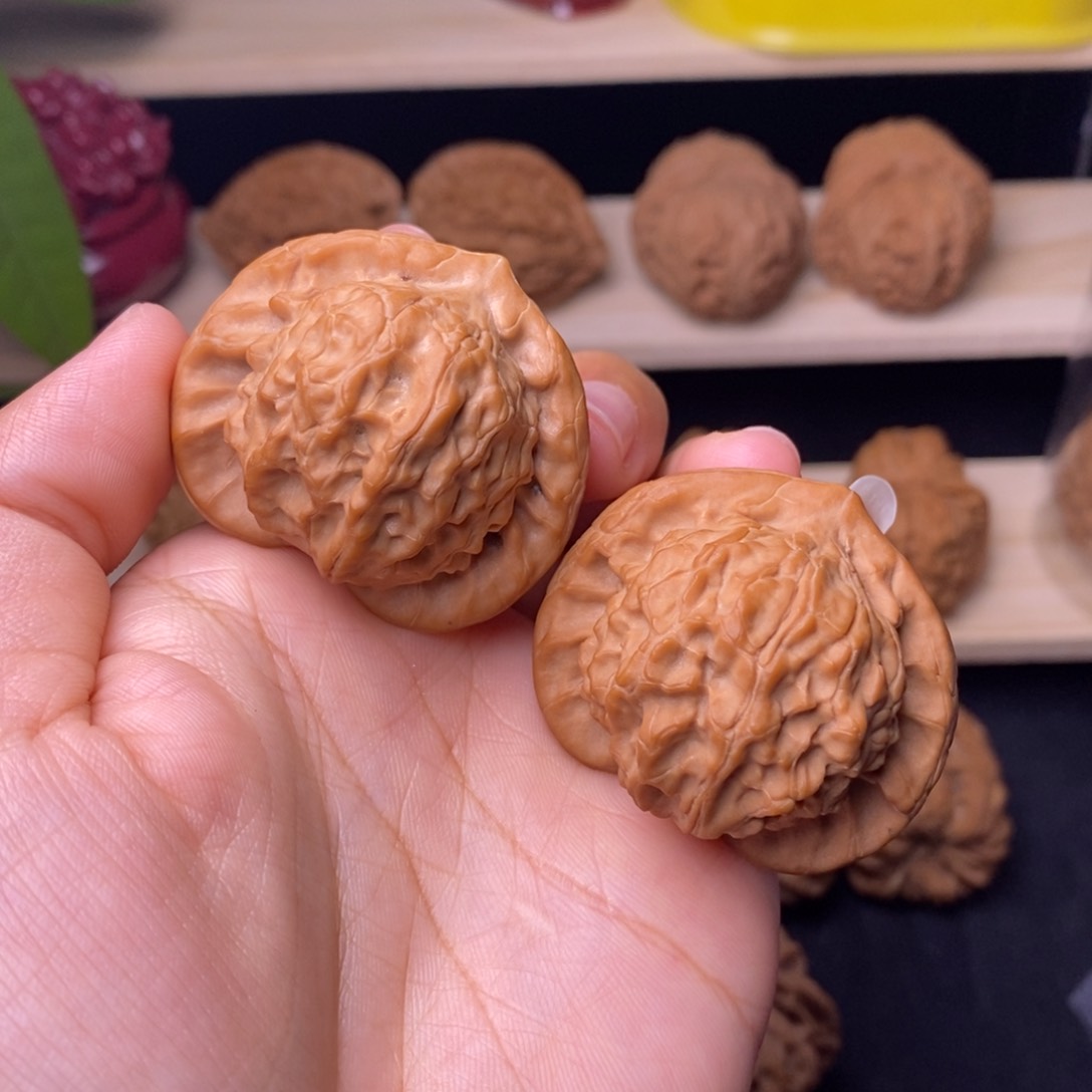 文玩核桃把件一*哥41.5图图