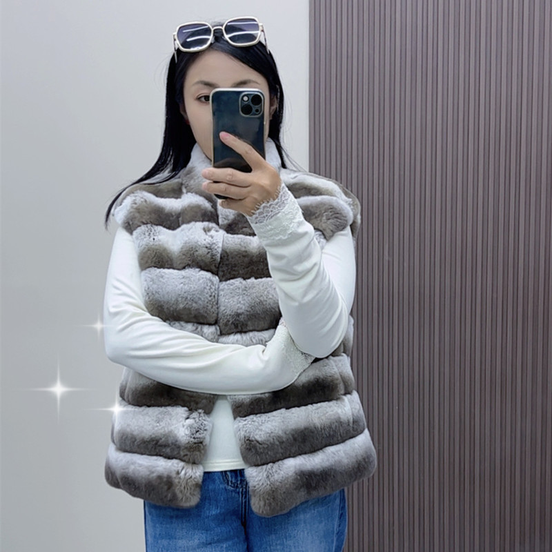 新款獭兔毛马甲背心皮草外套女2025冬季立V领短款宽松轻奢百搭