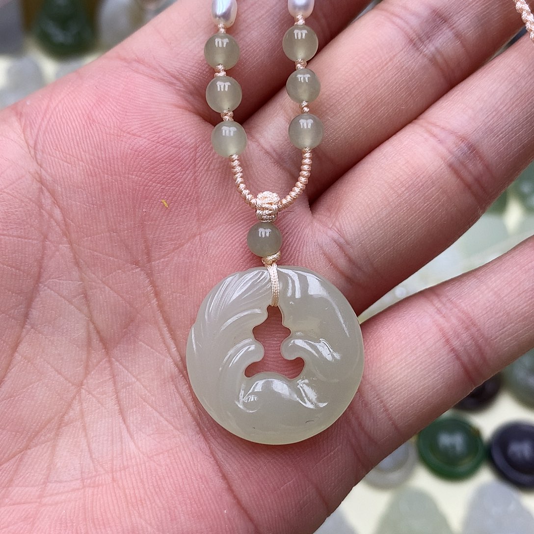 和田玉颈饰未镶嵌