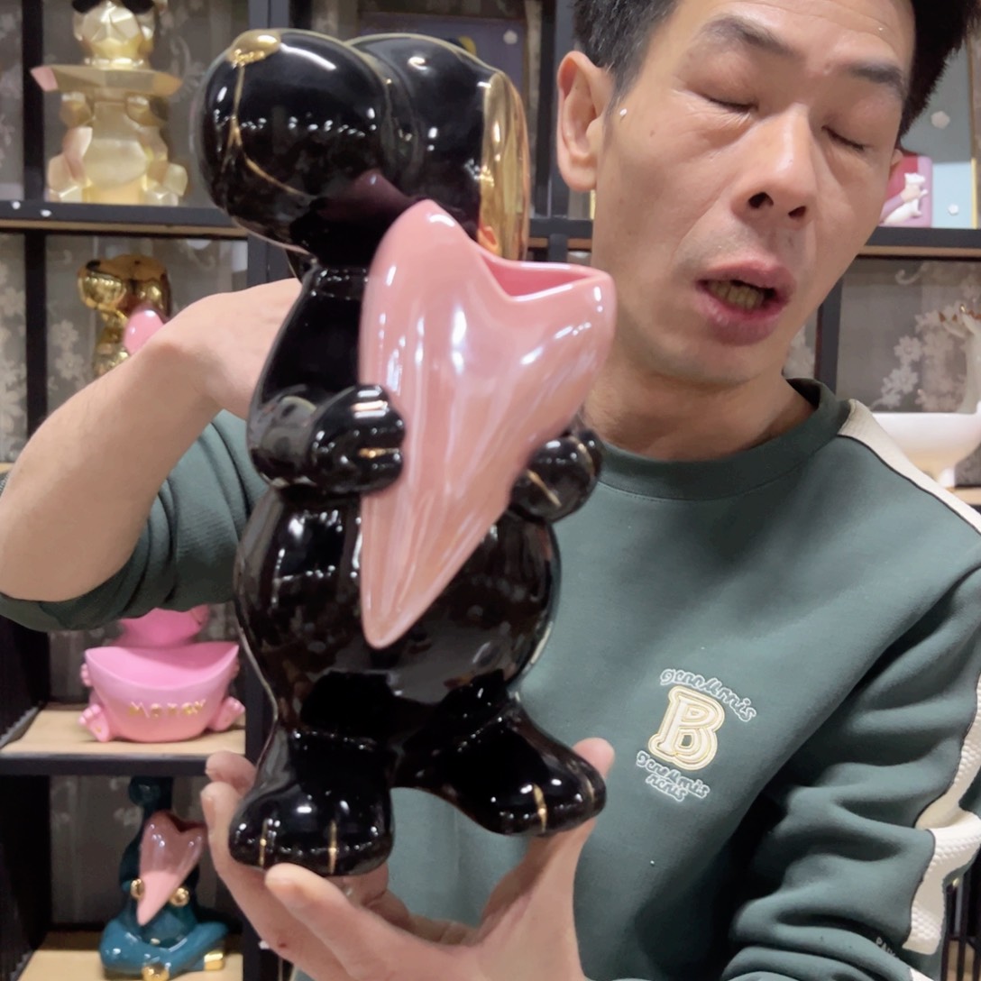 红陶红陶红陶红陶黑色抱心狗