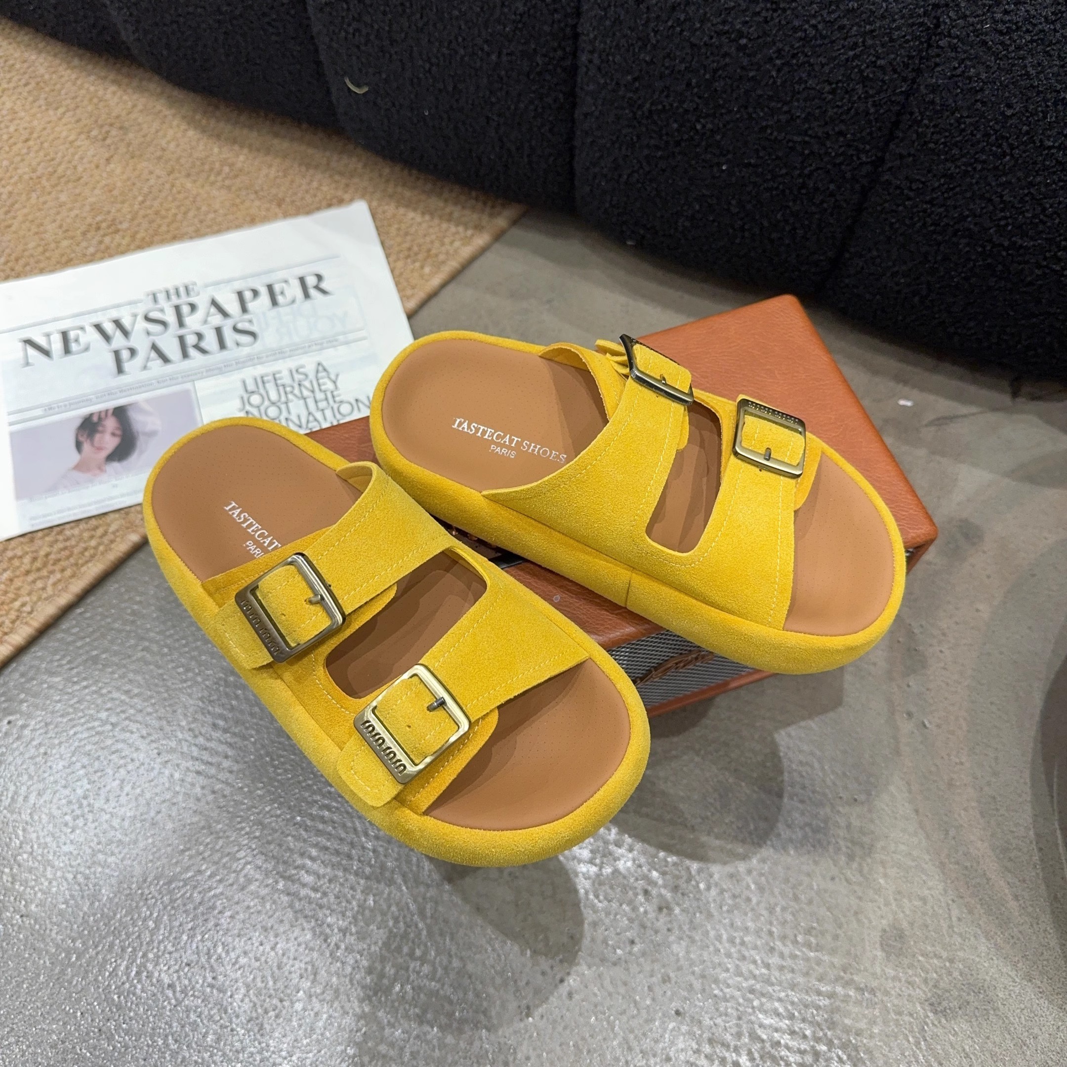 8068 夏季新品女真皮厚底一字拖鞋休闲百搭时尚外穿凉拖鞋潮韩版