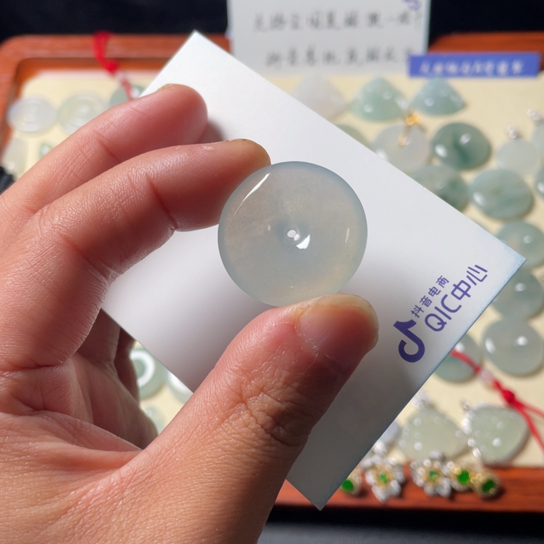 翡翠未镶嵌颈饰56778886555677888