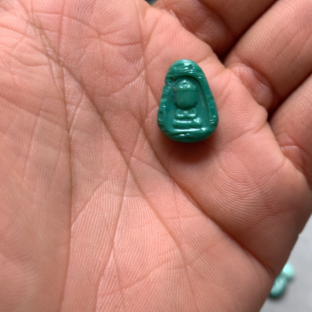 绿松石未镶嵌颈饰