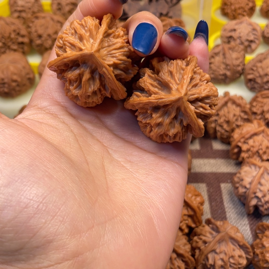 d***d文玩核桃吊坠帝王三棱