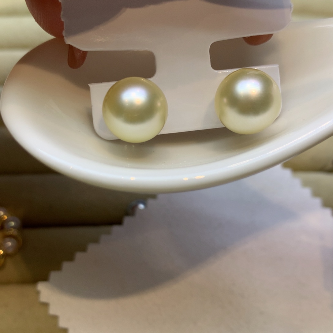 18K金镶嵌耳饰海水珍珠