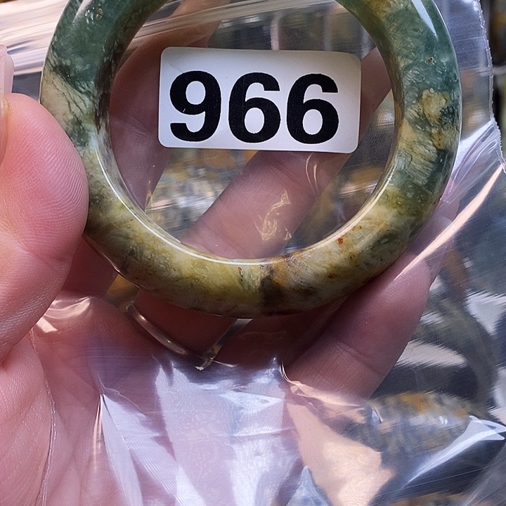 差***份蛇纹石玉未镶嵌手镯