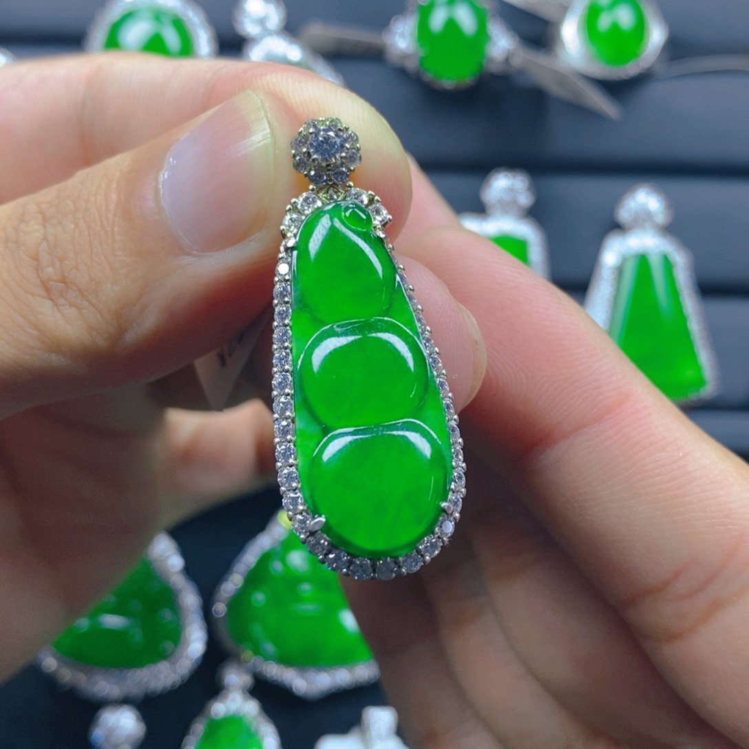 翡翠银S925镶嵌颈饰666666666