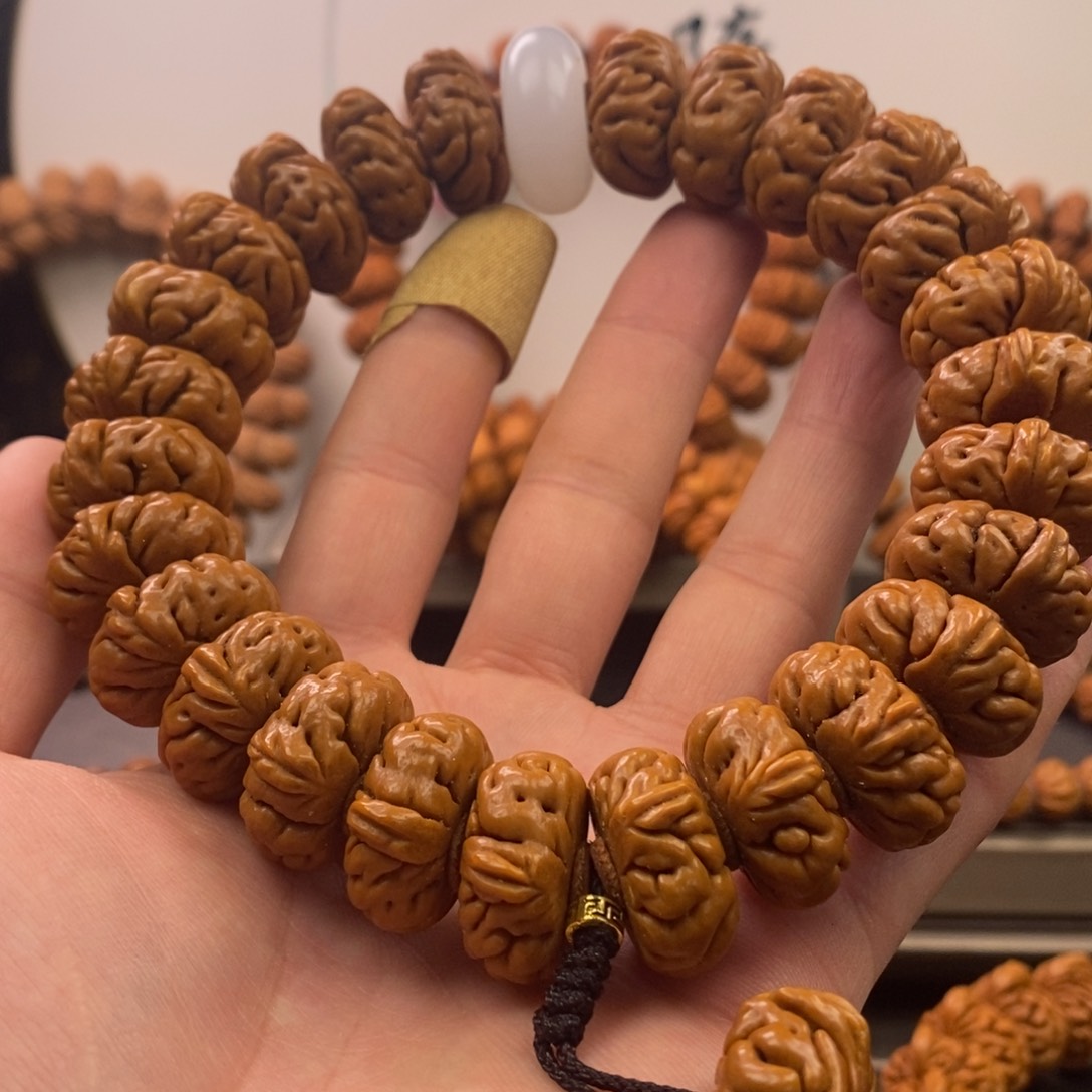 桃核手串23白玉龙手持