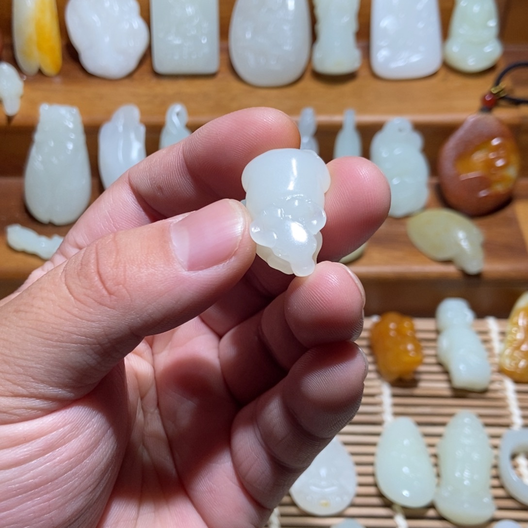 和田玉未镶嵌颈饰