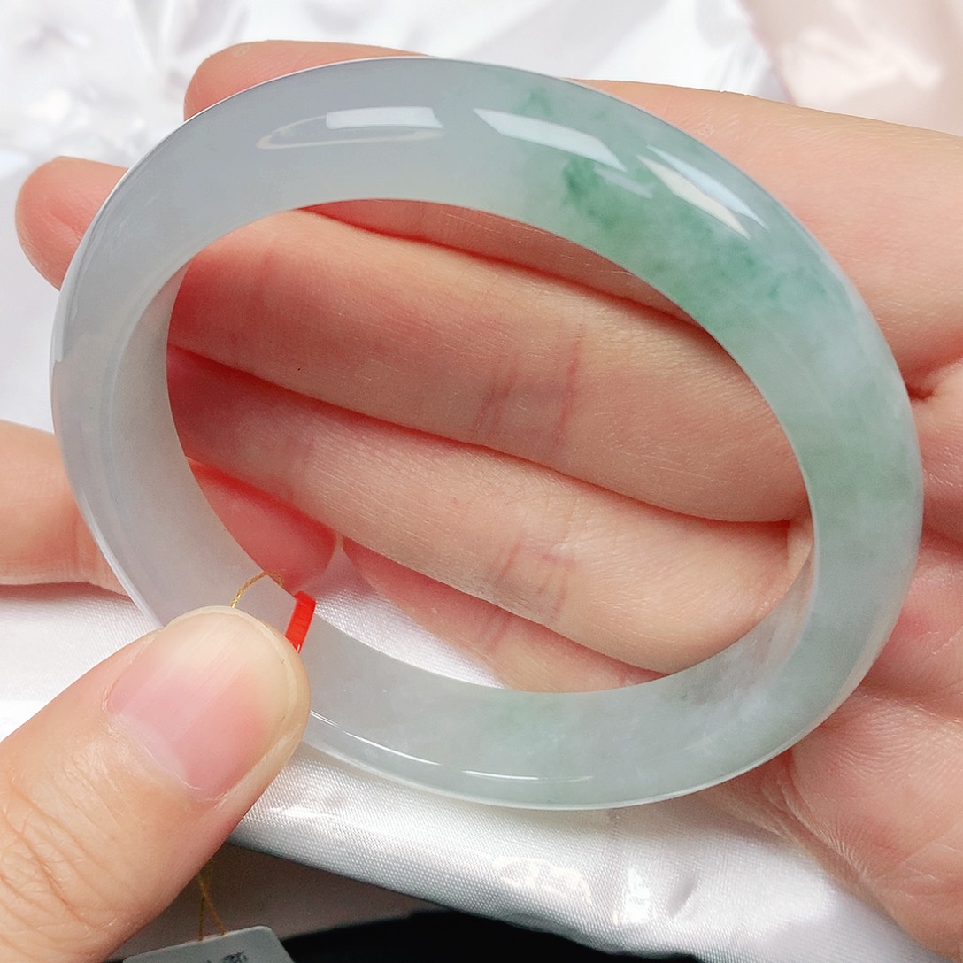 翡翠手镯未镶嵌抖音717