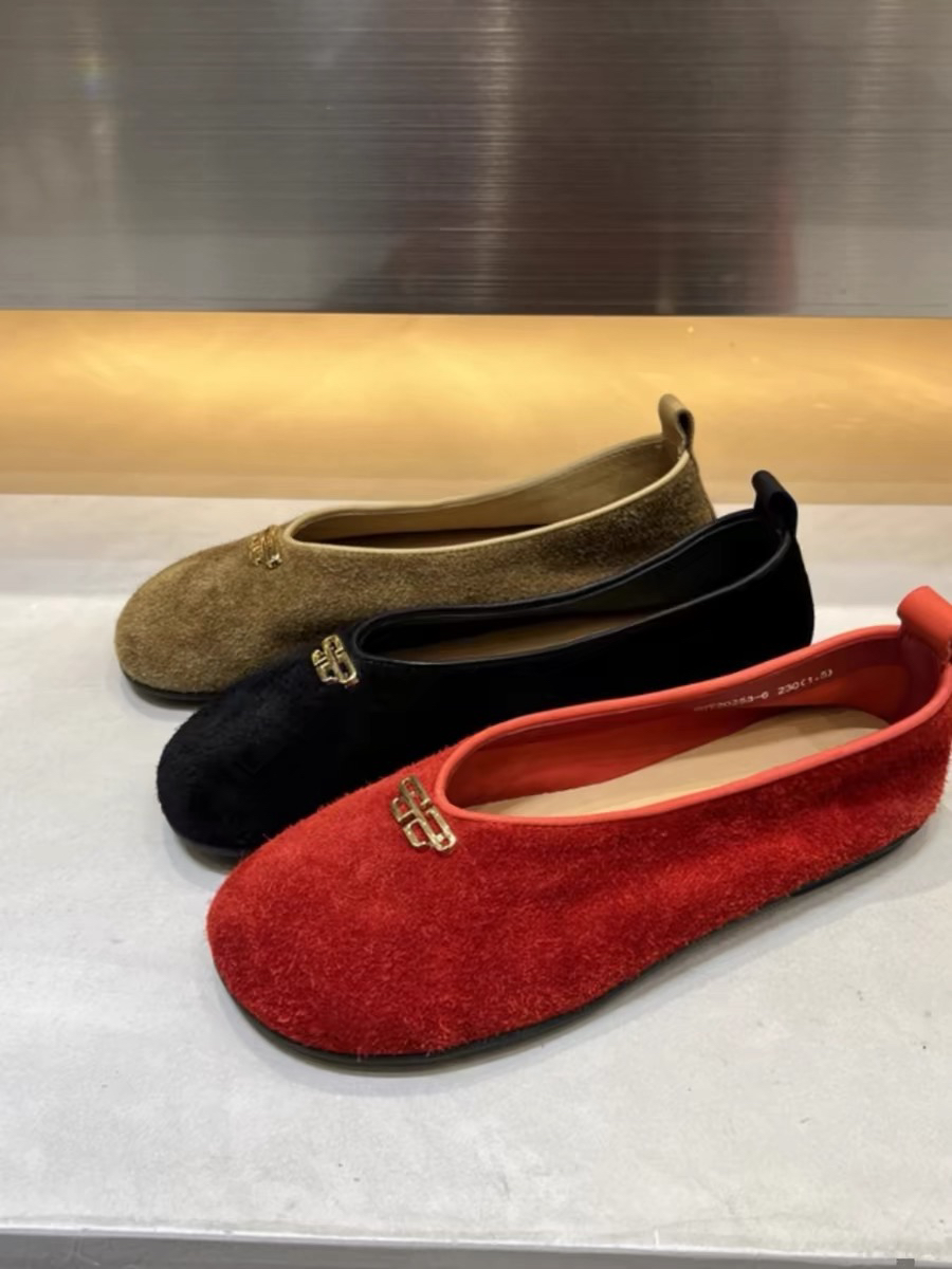 深圳欧洲站南油2025早春新款平底一脚蹬懒人奶奶女鞋