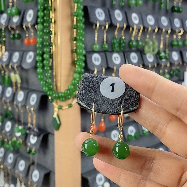 和田玉耳饰18K金镶嵌