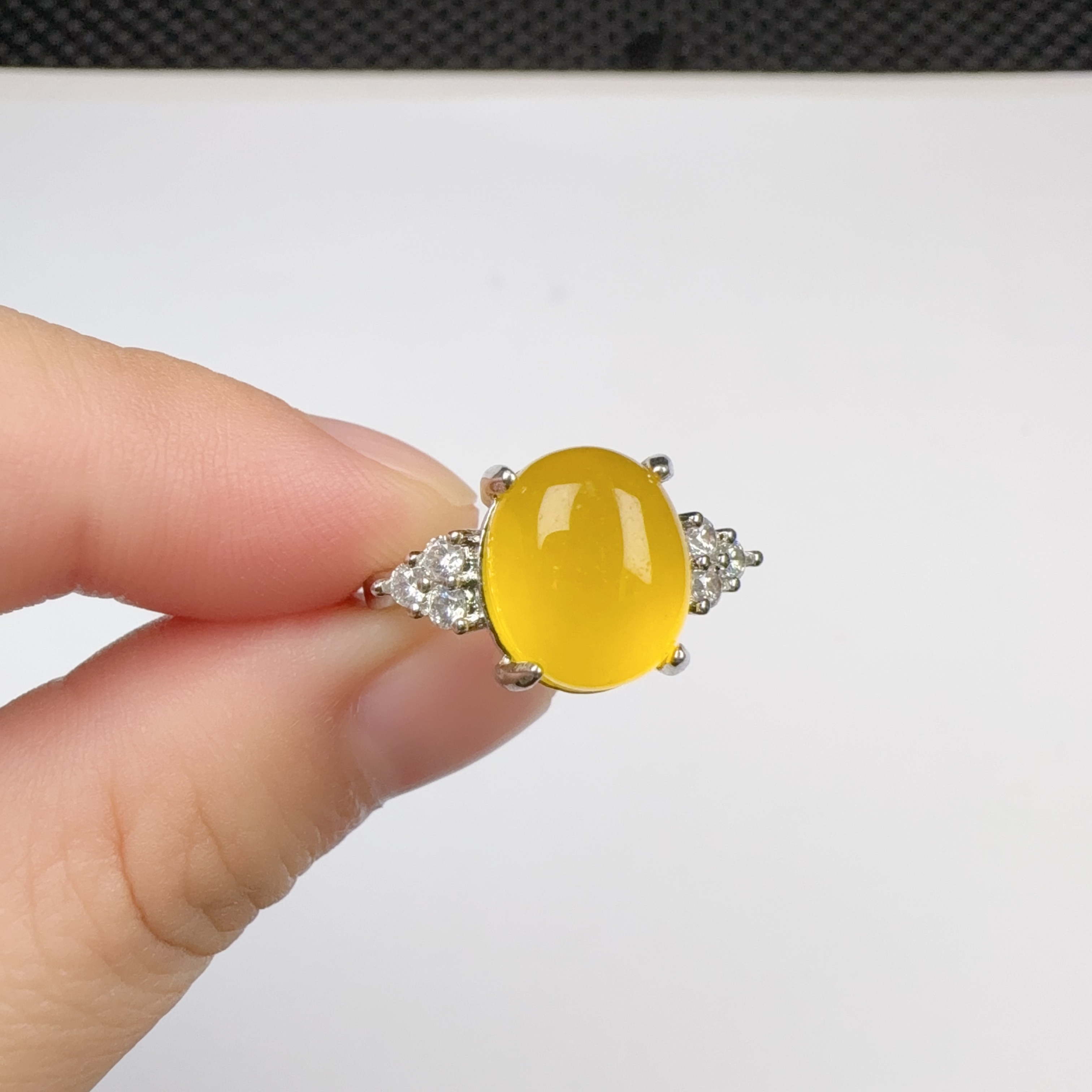 z801黄小戒指精美好看气质