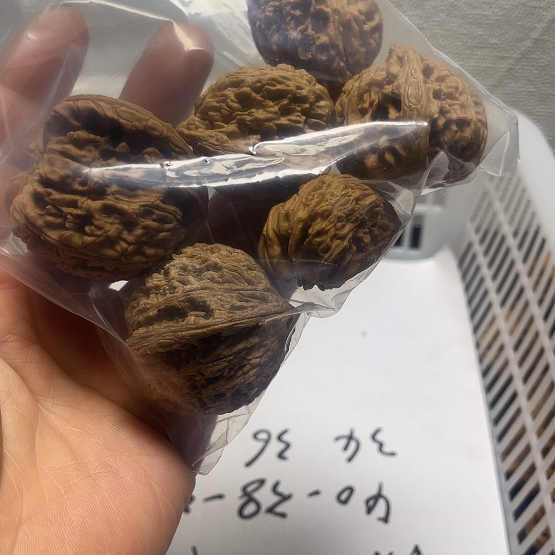 蜗***桃文玩核桃吊坠不退不换