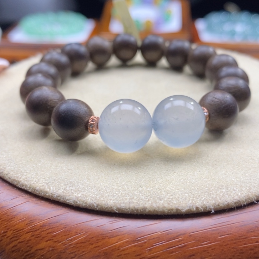 【闪购商品】手串沉香木翡翠高冰淡蓝珠木带宝手串