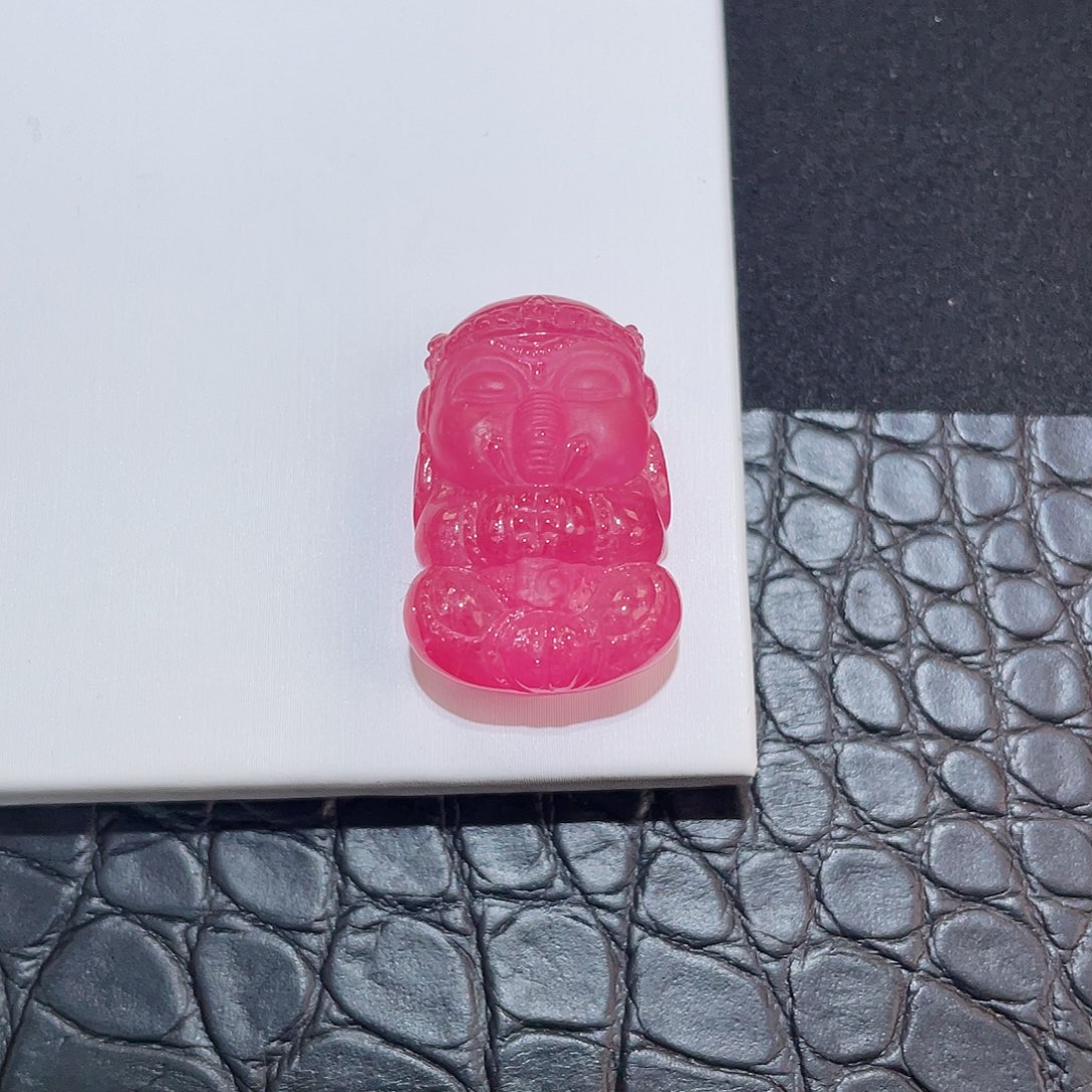 碧玺 艳桃红 象神9.4g未镶嵌