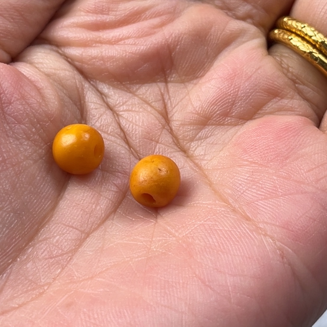 Y***g琥珀未镶嵌颈饰老蜜蜡