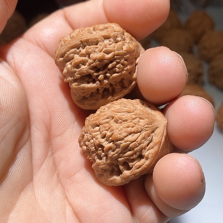 吊坠文玩核桃姬*红宝石