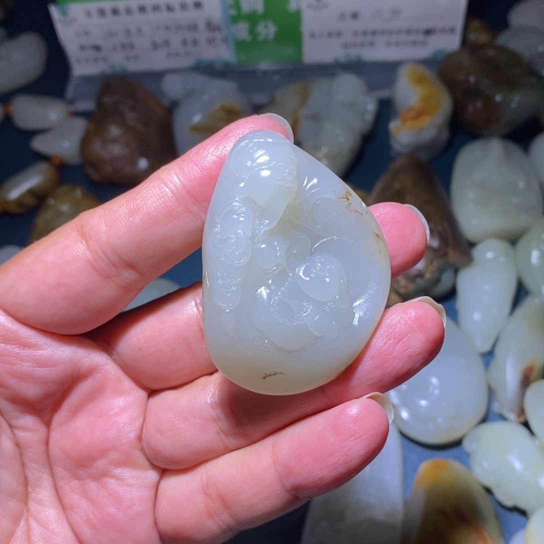 一***玉和田玉未镶嵌颈饰