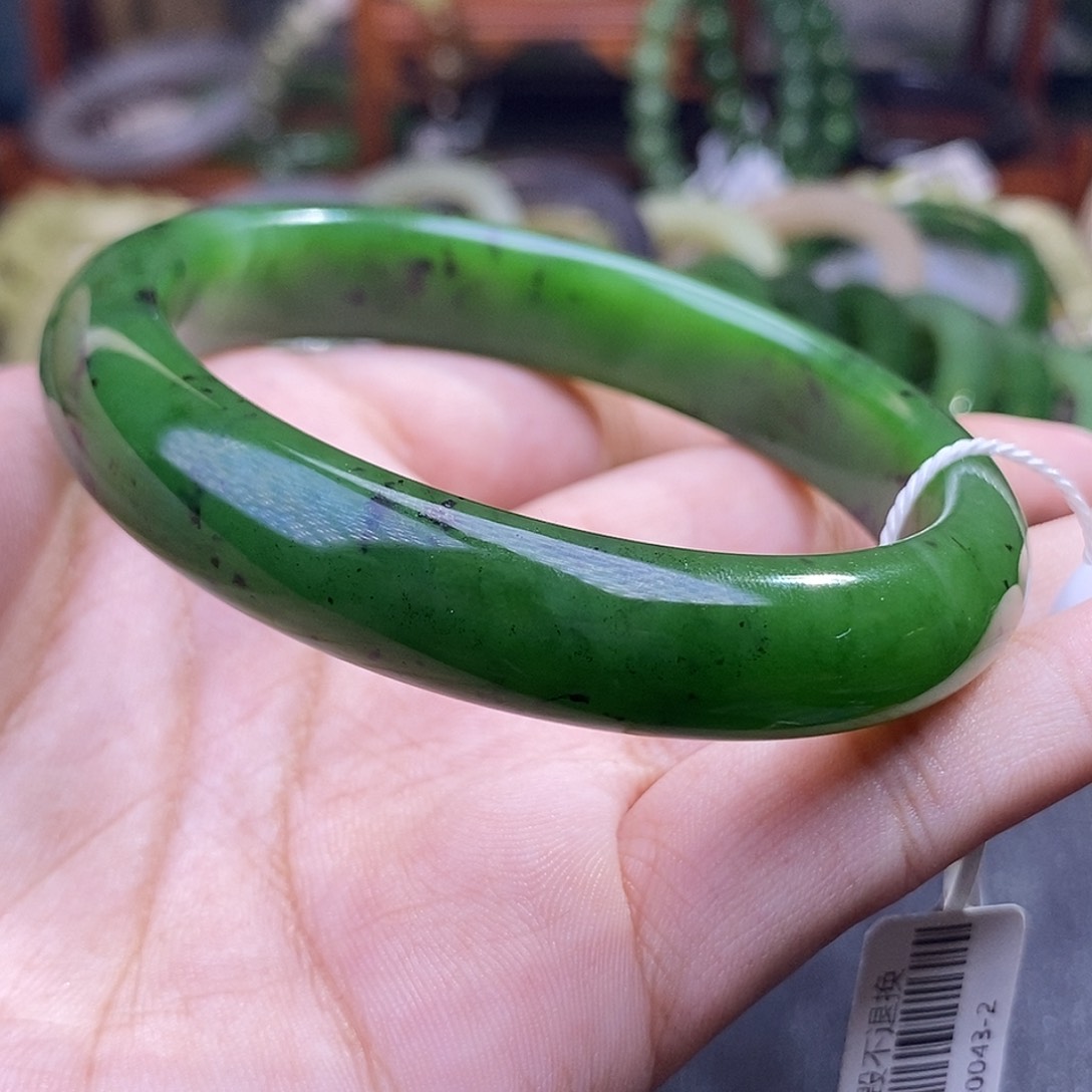 和田玉福利价碧玉辣绿老矿料手镯59.5未镶嵌