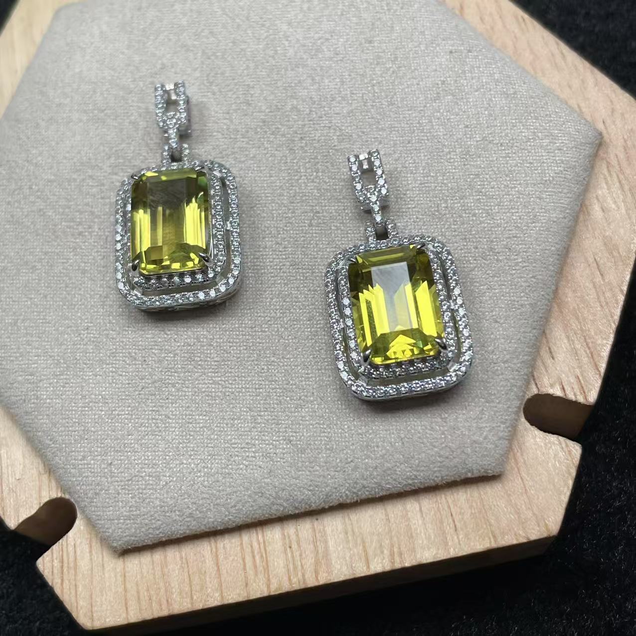 水晶吊坠-160358T10-3A71-多样性/发其一