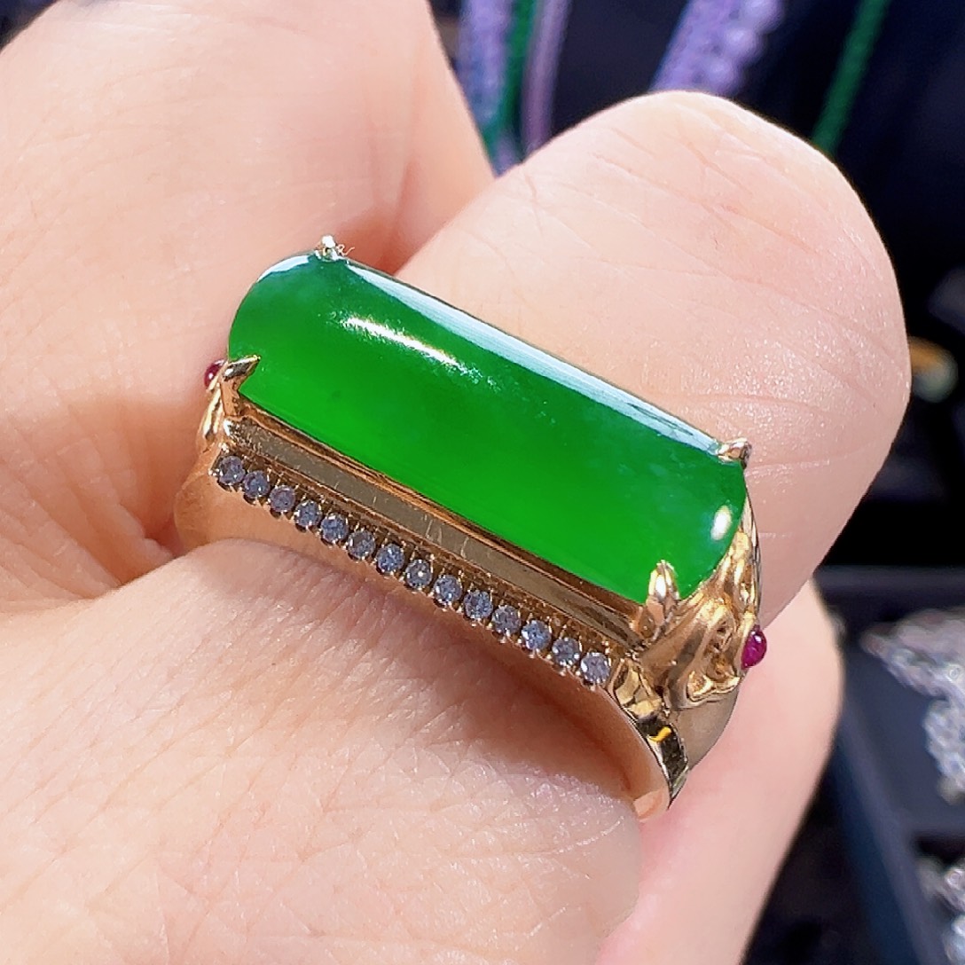 翡翠18K金镶嵌戒指签收后24小时鉴赏期