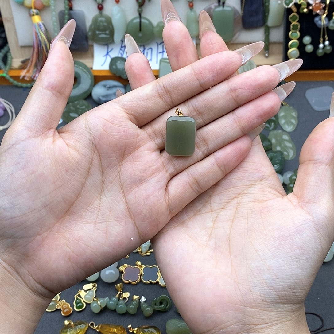 和田玉18K金镶嵌吊坠(不含链)