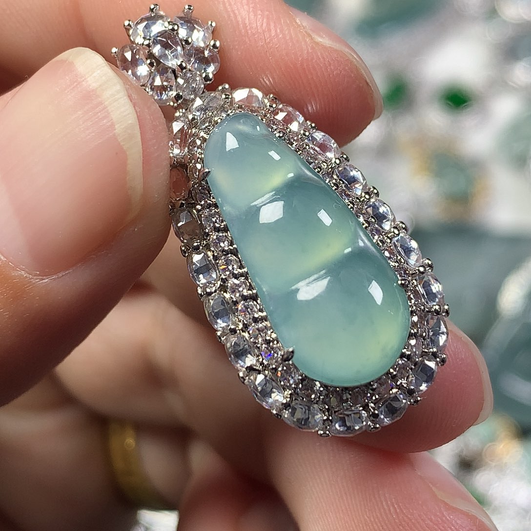 翡翠未镶嵌吊坠(不含链)