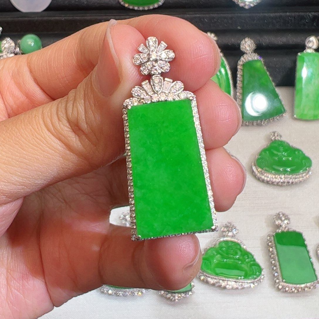 翡翠吊坠(不含链)18K金镶嵌