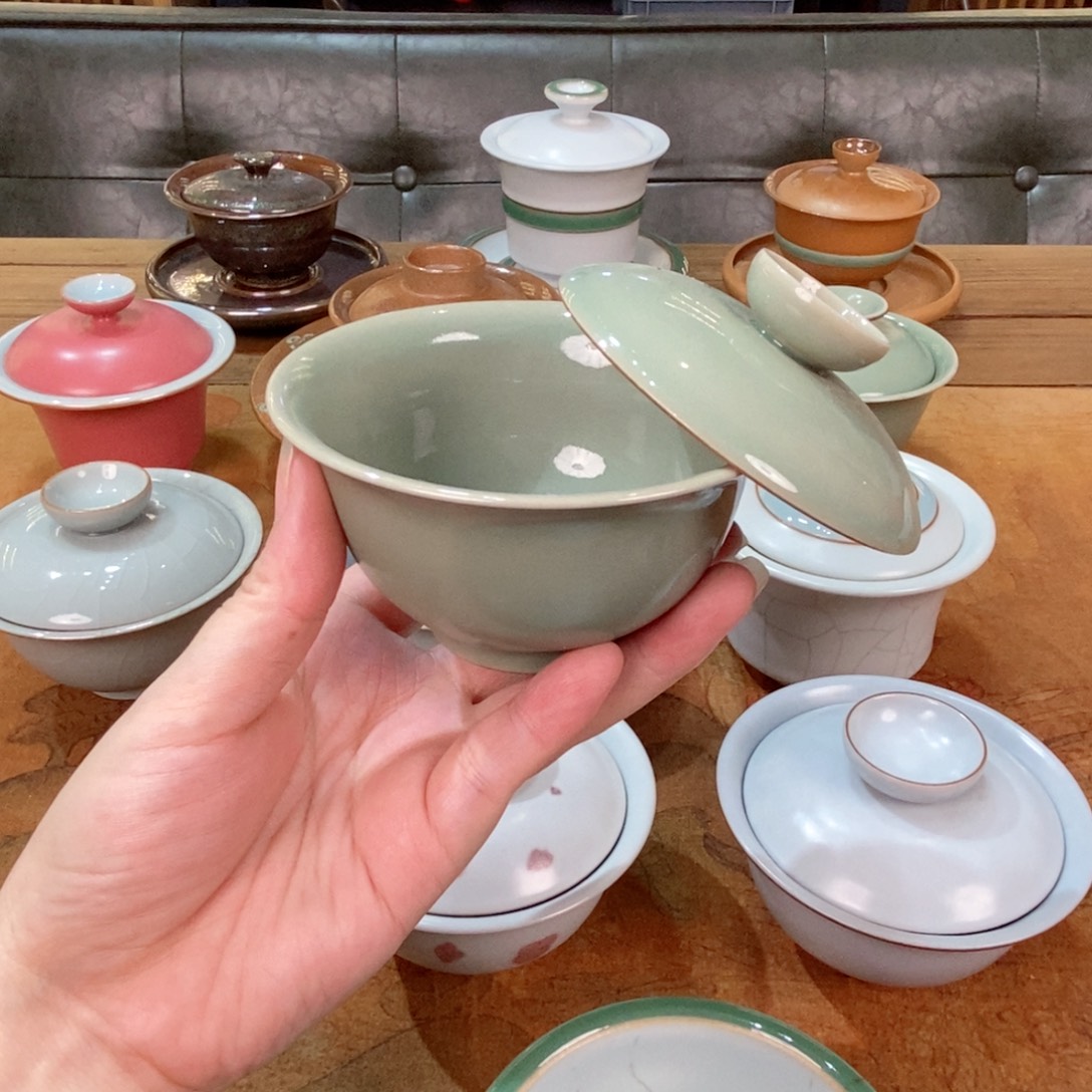 朱砂胎豆青釉两才悬停盖碗 不开片 纯手工