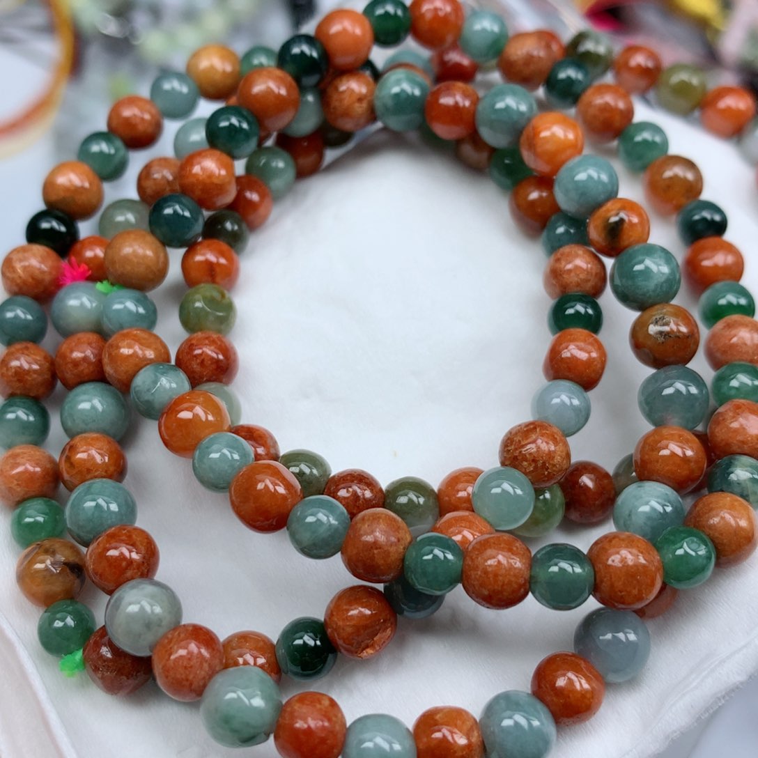 翡翠颈饰未镶嵌手串