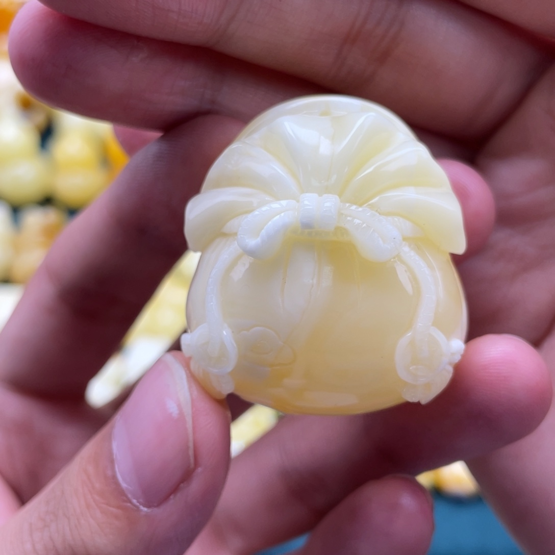 琥珀未镶嵌裸石蜜蜡