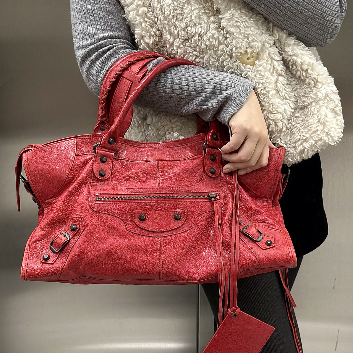 95新 Balenciaga/巴黎世家 辣椒红中号机车单肩腋下包