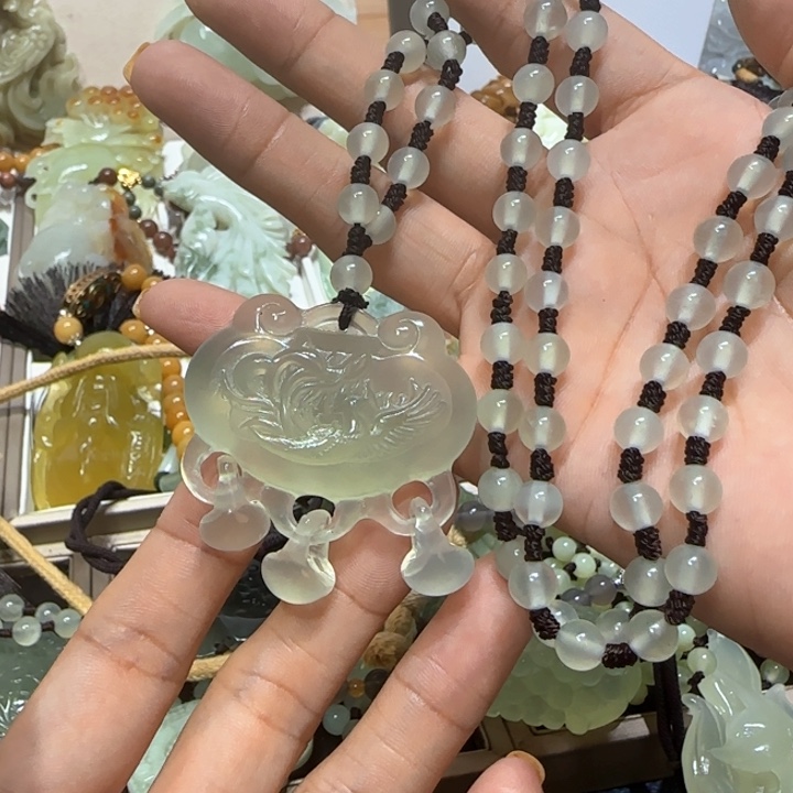 蛇纹石玉未镶嵌吊坠